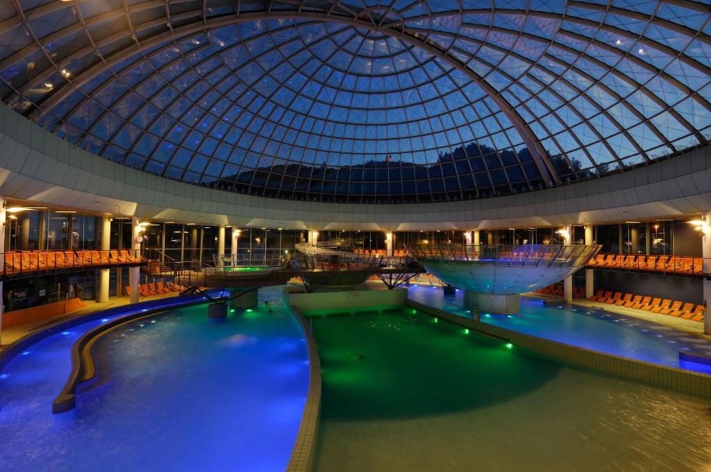 Hotel Thermana Park Lasko**** Superior Extérieur photo