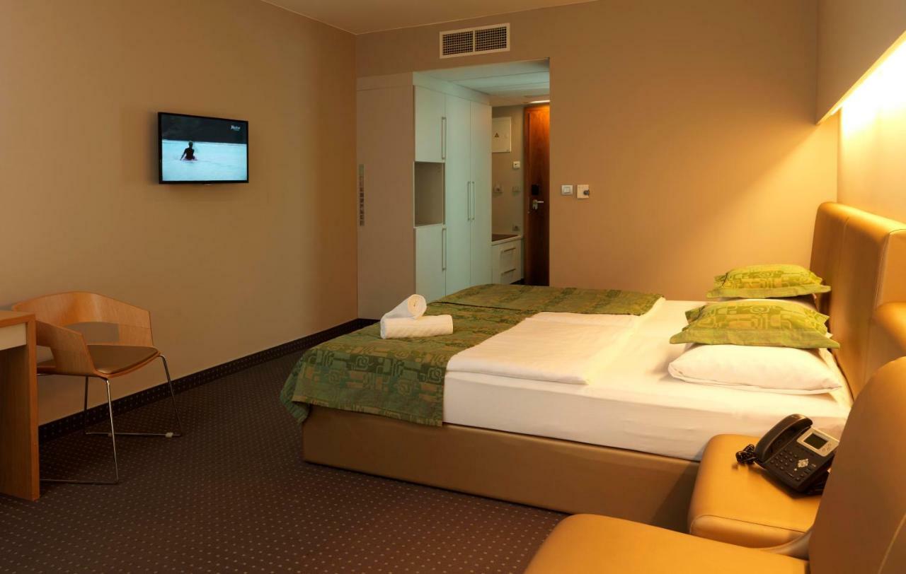 Hotel Thermana Park Lasko**** Superior Extérieur photo